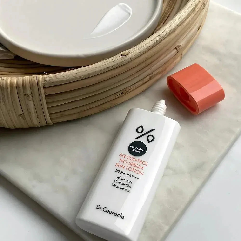 Saules aizsargkrēms problemātiskai ādai Dr.Ceuracle 5α Control No-Sebum Lotion SPF50+ PA++++
