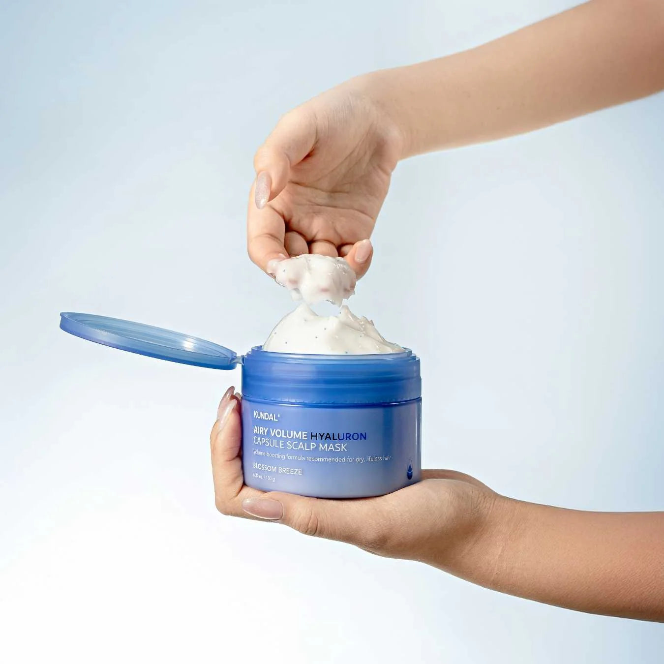Maska do włosów na objętość Kundal Airy Volume Hyaluron Capsule Scalp Mask