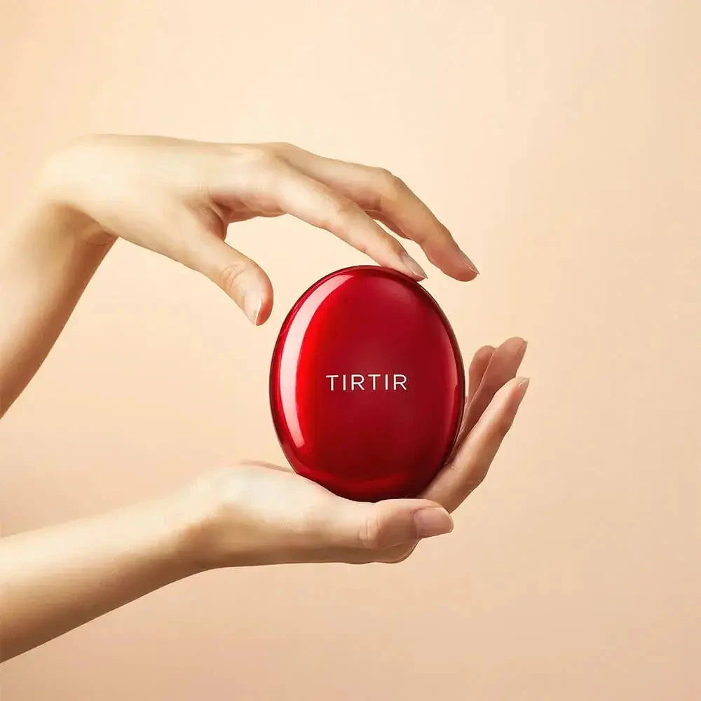 Noturīgs kušons ar daļēji matētu noslēguma akcentu TIRTIR Mask Fit Red Cushion SPF40 PA++