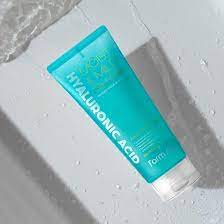 Daudzfunkcionāls nomierinošs gels ar hialuronskābi FarmStay Hyaluronic Acid Multi Aqua Soothing Gel