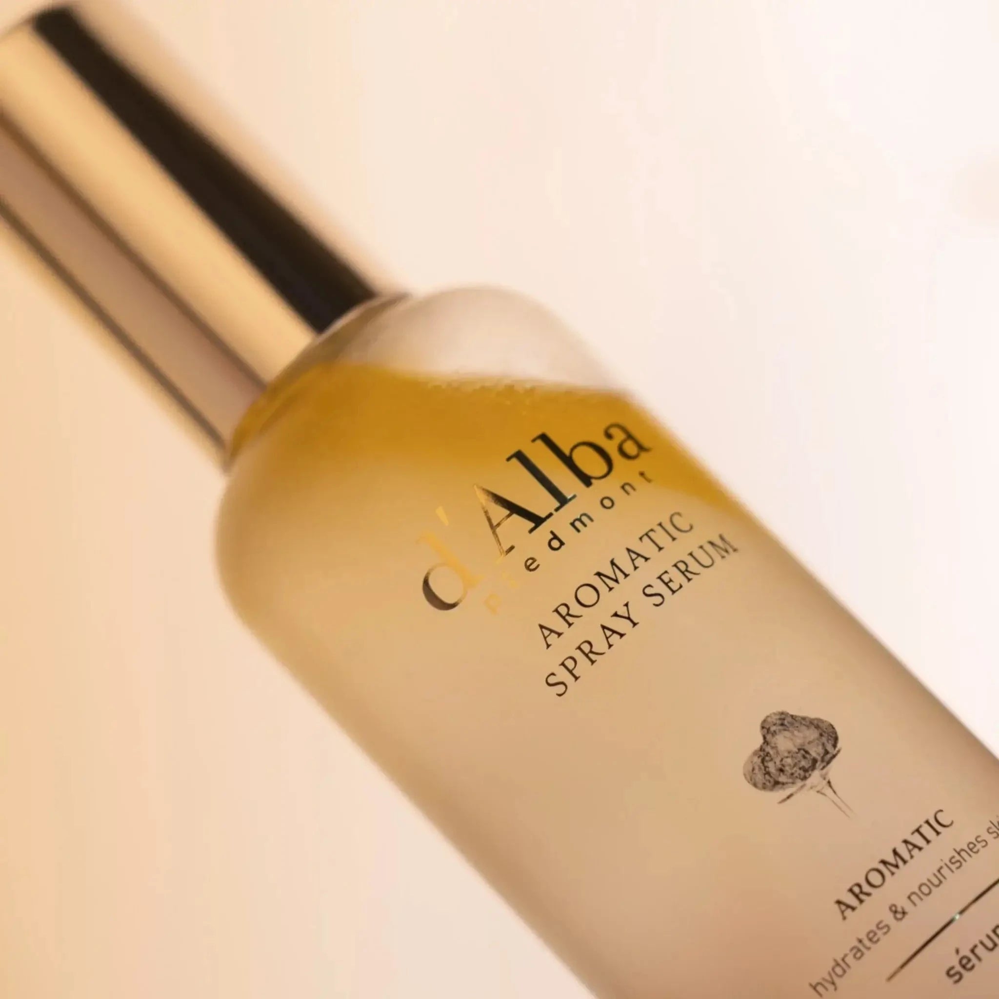 Barojošs izsmidzināmais līdzeklis-serums ar baltām trifelēm d'Alba White Truffle First Aromatic Spray Serum