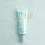 Gaisīga un nomierinoša saules aizsargesence numbuzin No.1 Clear Filter Sun Essence SPF50+ PA++++